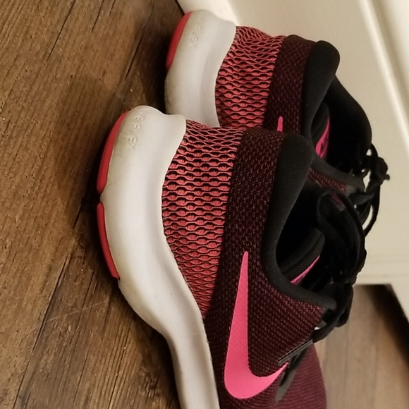 Nike shoes (flex experience rn 7) - Picture 3 of 4